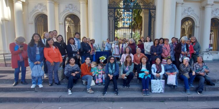 SE REALIZÓ EL ROSARIO MUNDIAL DE MUJERES