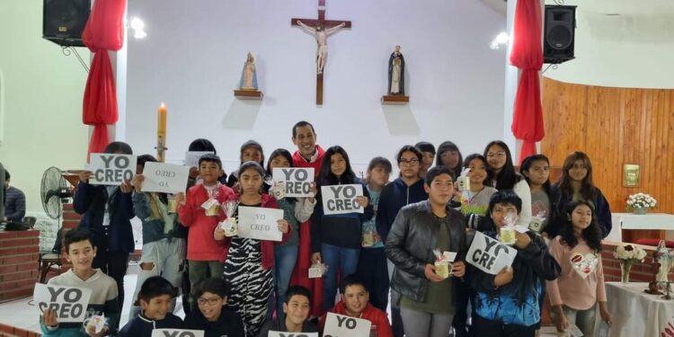 MISA Y BATUCADA ANUNCIANDO LA VENIDA DEL ESPÍRITU SANTO