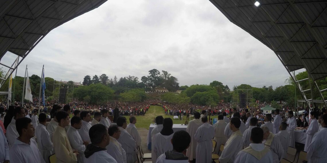 MULTITUDINARIA PEREGRINACIÓN DE LOS JÓVENES
