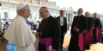 MONS FERNÁNDEZ CON EL PAPA LEÓN XIV
