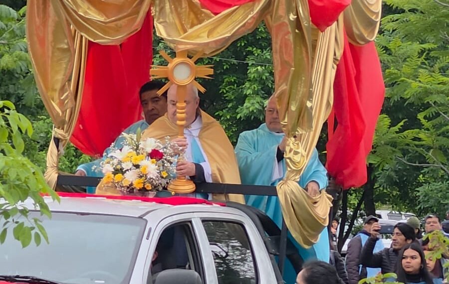RÍO BLANCO: MILES DE FIELES RENOVARON SU FE JUNTO A LA VIRGEN EN LA PEREGRINACIÓN DE LOS ENFERMOS EN EL DÍA DE LA MADRE